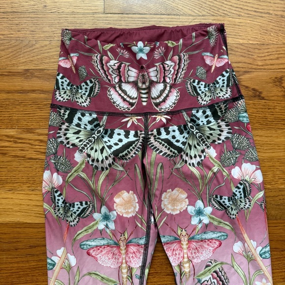 Yoga Democracy pretty in pink butterfly eco friendly leggings XS - Picture 2 of 9